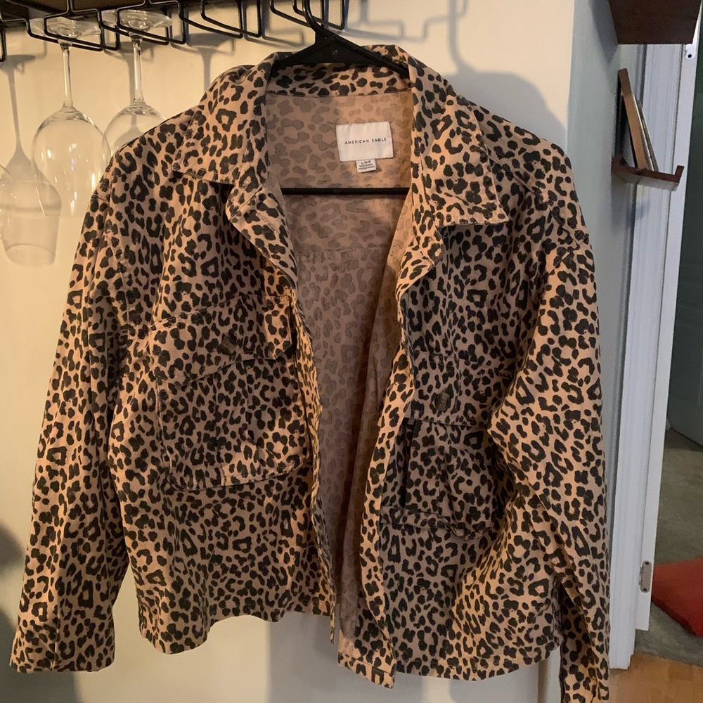 Cropped cheetah blouse